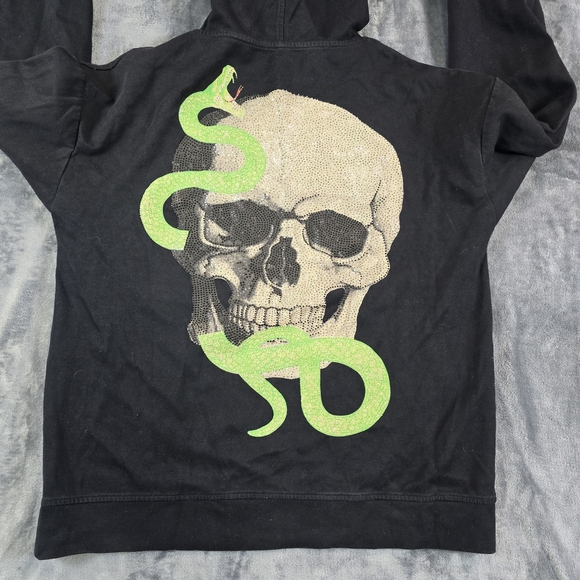 Heads Or Tails Black Graphic Hoodie Mens L Skull Snake Rhinestones - Picture 10 of 12